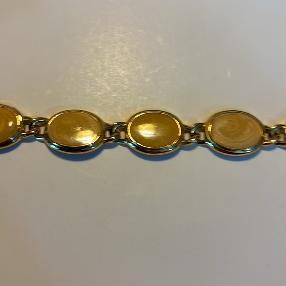 Vintage gold and yellowish tan circular stone bracelet - Picture 3 of 4